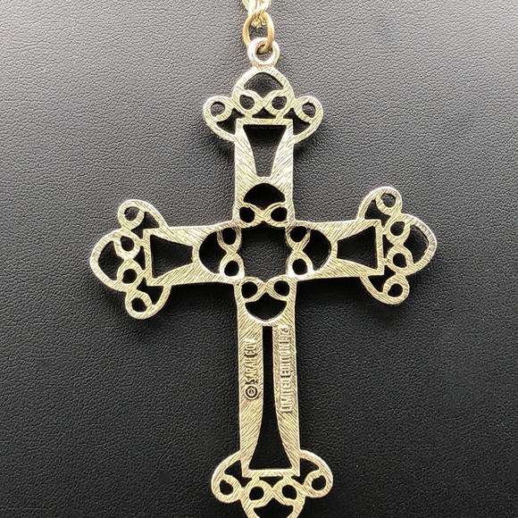 Sarah Coventry Victorian Cross Pendant Necklace 1973 Limited Edition Vintage - Picture 4 of 9